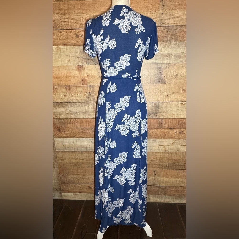 Lulus Heart of Marigold Navy Blue Floral Print Wrap Maxi Dress size XS Gauzy - Picture 5 of 14